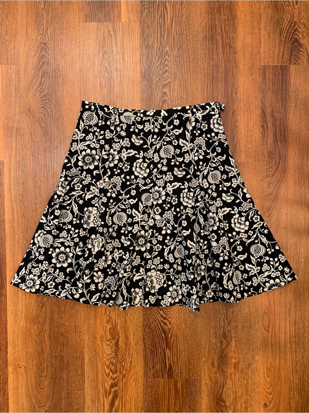 VILLAGER Cotton Floral A-Line Skirt Women’s 10 Black White Lightweight Lined